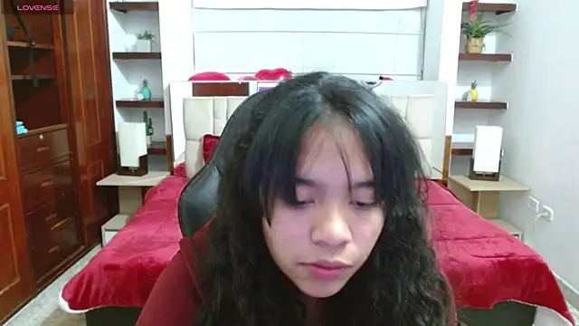 laureentt  online show from 11, 2, 2025