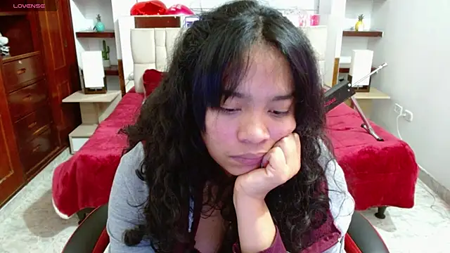 laureentt  online show from 18, 2, 2025