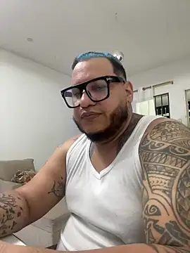Snapshot of Latino_bigcock chatting on 19, 12, 2024 Latino bigcock online show from 19, 12, 2024