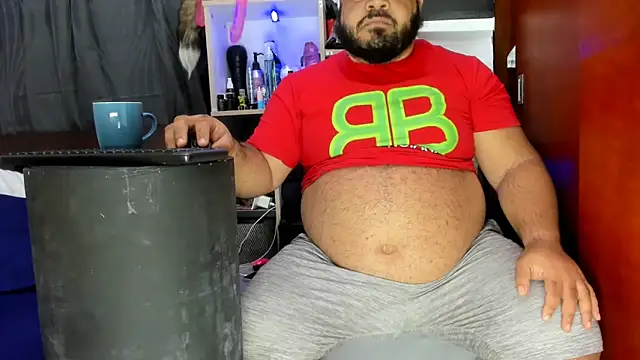 Snapshot of Latino_bigcock chatting on 10, 1, 2025 Latino bigcock online show from 10, 1, 2025
