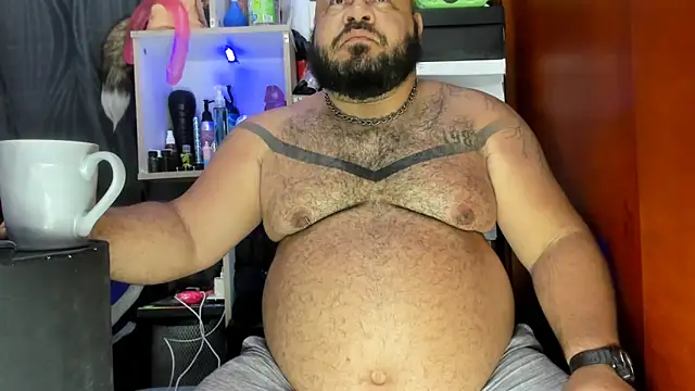 Snapshot of Latino_bigcock chatting on 10, 1, 2025 Latino bigcock online show from 10, 1, 2025