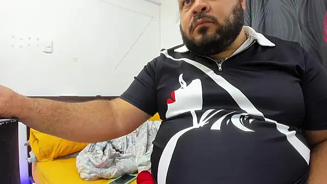 Snapshot of Latino_bigcock chatting on 7, 10, 2025 Latino bigcock online show from 7, 10, 2025