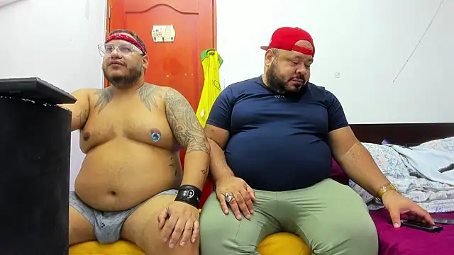 Snapshot of Latino_bigcock chatting on 10, 10, 2025 Latino bigcock online show from 10, 10, 2025