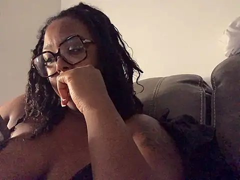 SweetHoneyBunz online show from 15, 7, 2026