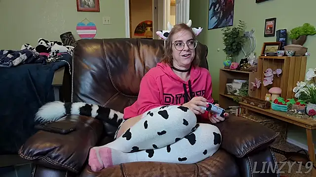 Snapshot of Linzy_19 chatting on 28, 1, 2025 Linzy 19 online show from 28, 1, 2025