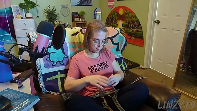 Snapshot of Linzy_19 chatting on 18, 3, 2025 Linzy 19 online show from 18, 3, 2025