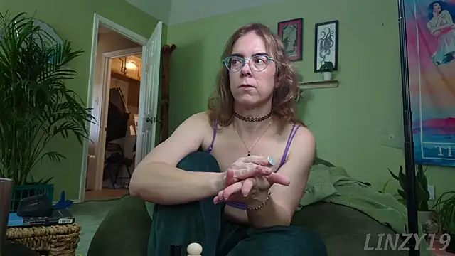 Linzy 19 online show from 12, 1, 2026