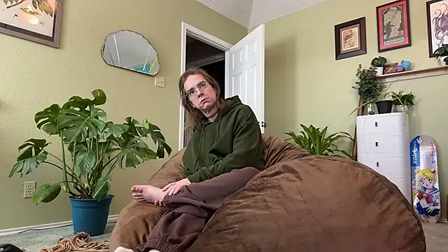 Linzy 19 online show from 3, 2, 2026