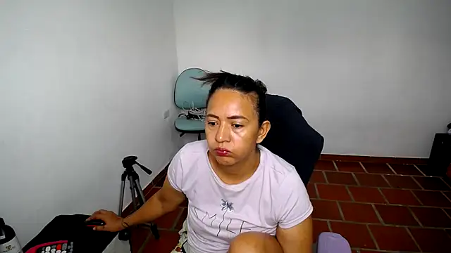 daleska ayala 1 online show from 1, 2, 2026