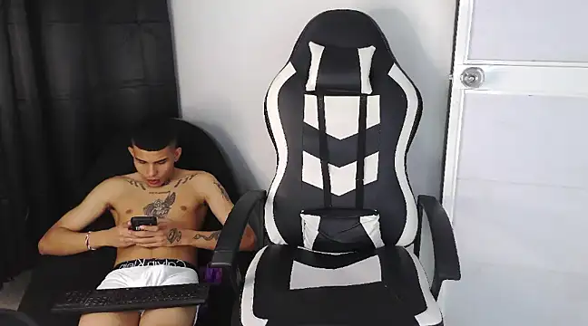 Snapshot of hot_king20 chatting on 7, 2, 2025 hot king20 online show from 7, 2, 2025