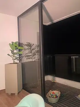 Snapshot of Helenbronwx chatting on 23, 12, 2024 Helenbronwx online show from 23, 12, 2024