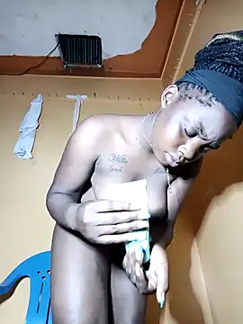 Snapshot of booty_big chatting on 10, 9, 2025 booty big online show from 10, 9, 2025