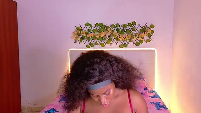 Snapshot of choco_dessert_ chatting on 28, 10, 2025 choco dessert online show from 28, 10, 2025