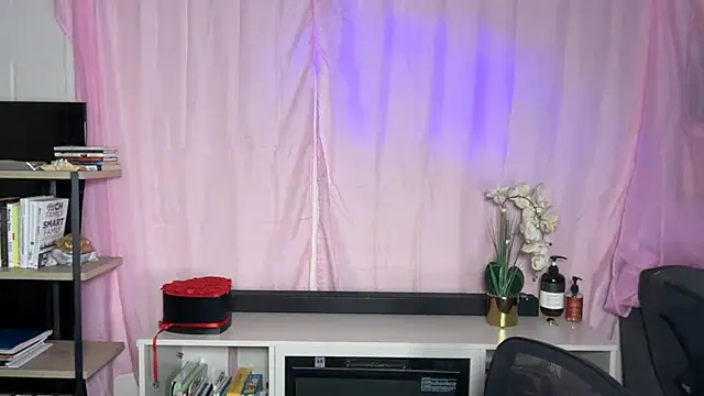 SashaEstrella online show from 28, 3, 2026