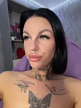 Snapshot of angel_devil_forever chatting on 17, 6, 2026 angel devil forever online show from 17, 6, 2026