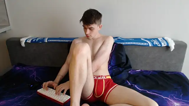 Snapshot of Student_Oliver chatting on 20, 5, 2026 Student Oliver online show from 20, 5, 2026