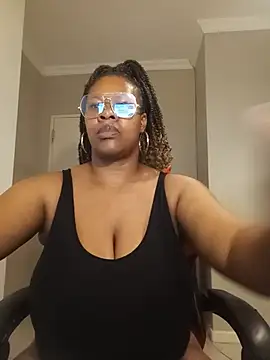 bustylisa1983 online show from 24, 7, 2026