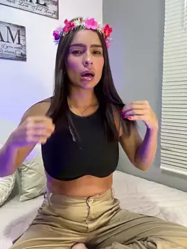 Mau White online show from 1, 1, 2025