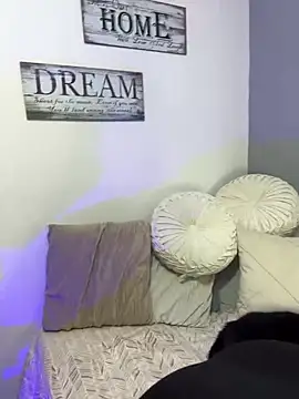 Mau White online show from 25, 1, 2025