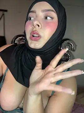 Snapshot of aneesa_darzi chatting on 21, 3, 2025 aneesa darzi online show from 21, 3, 2025