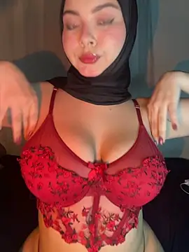 Snapshot of aneesa_darzi chatting on 11, 10, 2025 aneesa darzi online show from 11, 10, 2025