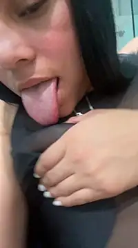 pamela anderson  online show from 13, 12, 2024