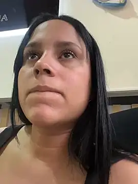 pamela anderson  online show from 23, 12, 2024