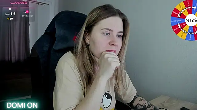 Olivia Munk online show from 26, 2, 2025