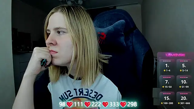 Olivia Munk online show from 12, 4, 2026