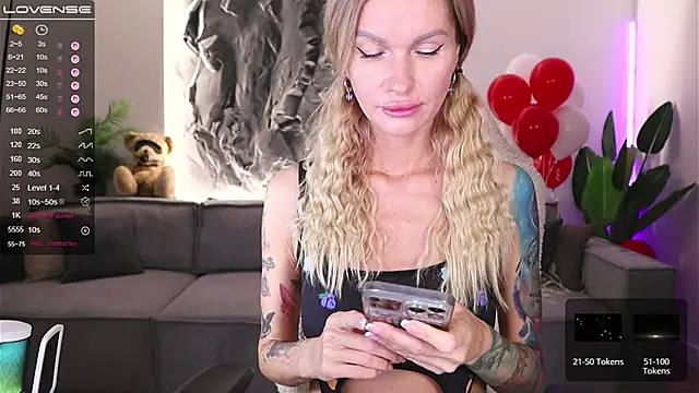 Break-me-Shake-me online show from 7, 10, 2025