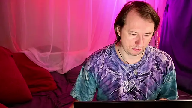 Snapshot of Claudia_and_elon_ chatting on 4, 10, 2025 Claudia and elon online show from 4, 10, 2025