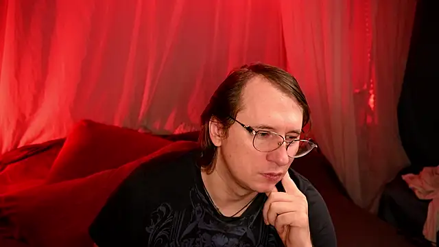 Snapshot of Claudia_and_elon_ chatting on 23, 10, 2025 Claudia and elon online show from 23, 10, 2025