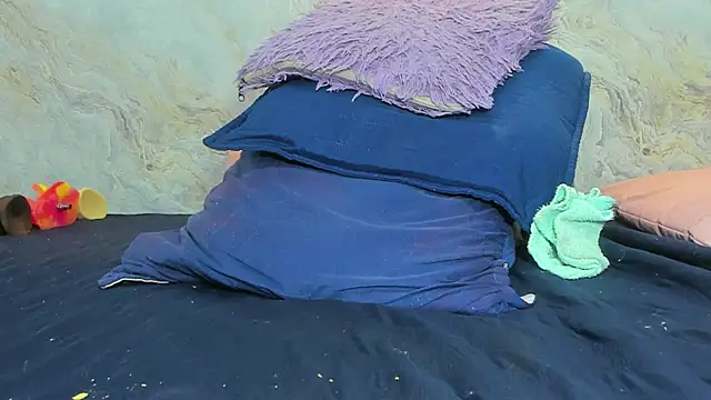 jones maddy  online show from 10, 2, 2025