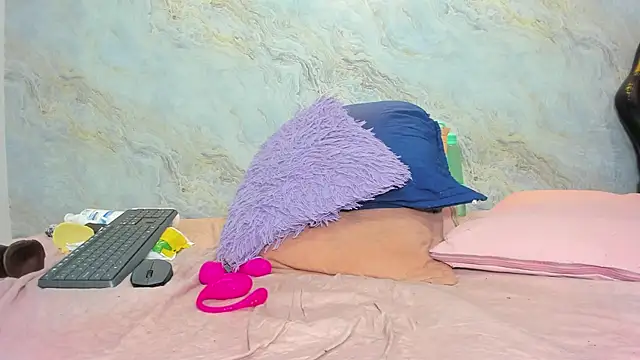 jones maddy  online show from 11, 2, 2025