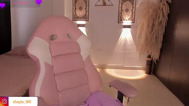 shayla 18 online show from 28, 11, 2025