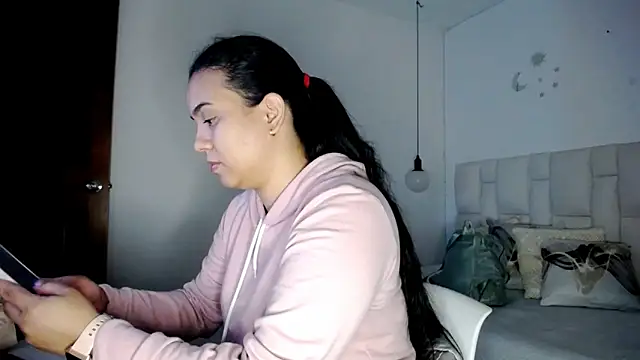 tiffany  pink online show from 27, 9, 2025