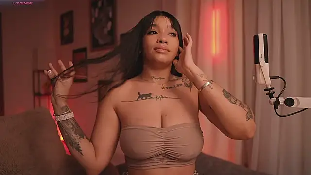 HannahW  online show from 8, 2, 2026