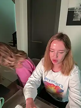 Nura n Sarah online show from 14, 12, 2024