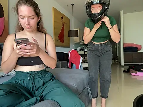 Nura n Sarah online show from 1, 3, 2025