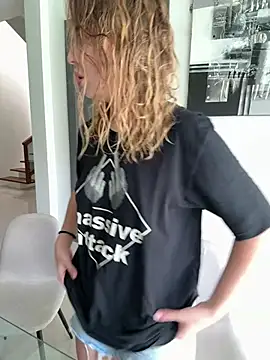 Nura n Sarah online show from 14, 3, 2025