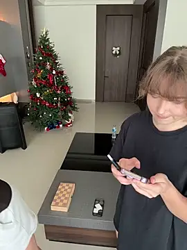 Snapshot of Nura_n_Sarah chatting on 5, 2, 2026 Nura n Sarah online show from 5, 2, 2026