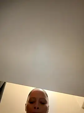 Snapshot of Neelo-Smith chatting on 6, 11, 2025 Neelo-Smith online show from 6, 11, 2025