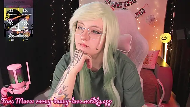 EmmyBunny online show from 31, 10, 2025