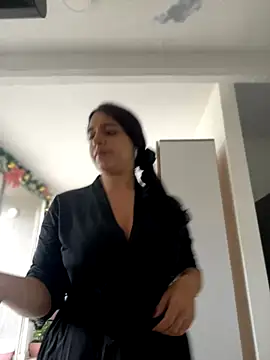 Alicia Ruiz online show from 2, 12, 2025