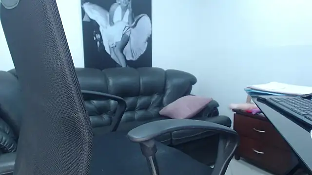 camilleDiaz16 online show from 2, 10, 2025