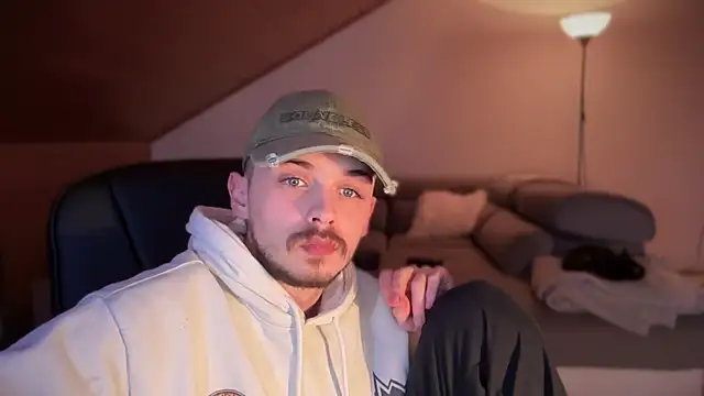 naked psy online show from 5, 2, 2025