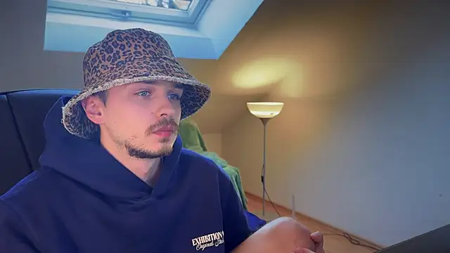 naked psy online show from 9, 3, 2025