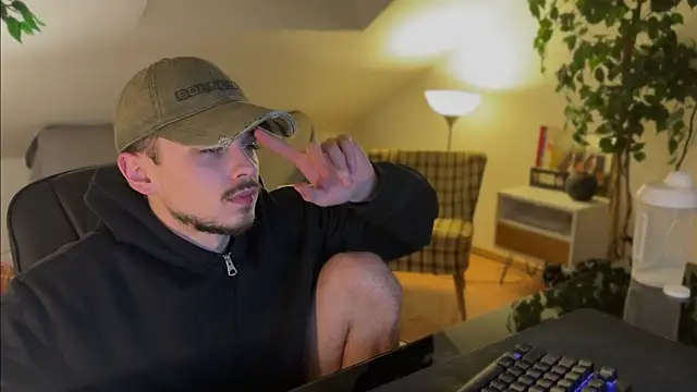 naked psy online show from 14, 12, 2025