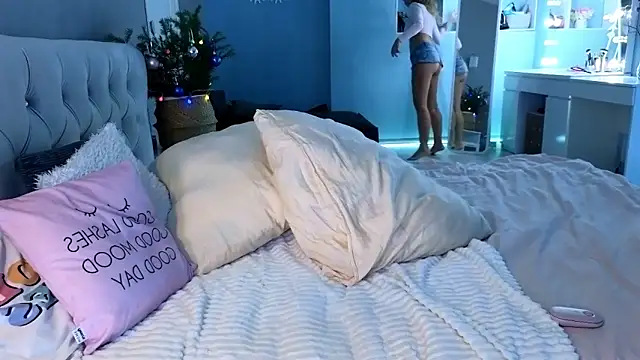 Snapshot of MissSiona chatting on 18, 12, 2024 MissSiona online show from 18, 12, 2024