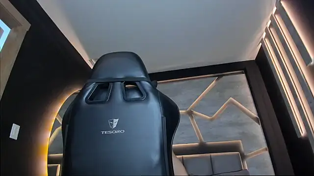 alexgiraldo  online show from 28, 1, 2025